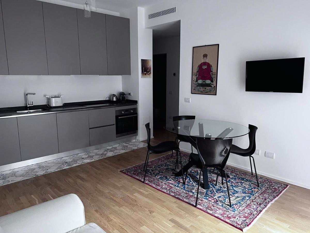 Apartament La Chicca Di Plinio Mediolan Zewnętrze zdjęcie